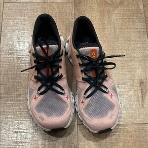 On cloud x3 running shoes in perfect condition size 7 1/2
